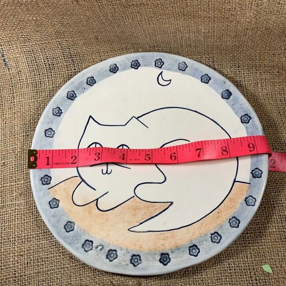 Studio Pottery Cat Plate 9" Whimsical Plate Nova Scotia Canada Signed Jolicoeur - Picture 3 of 5
